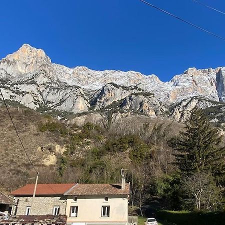 SinsatEntre La Montagne Et La Riviere公寓 外观 照片