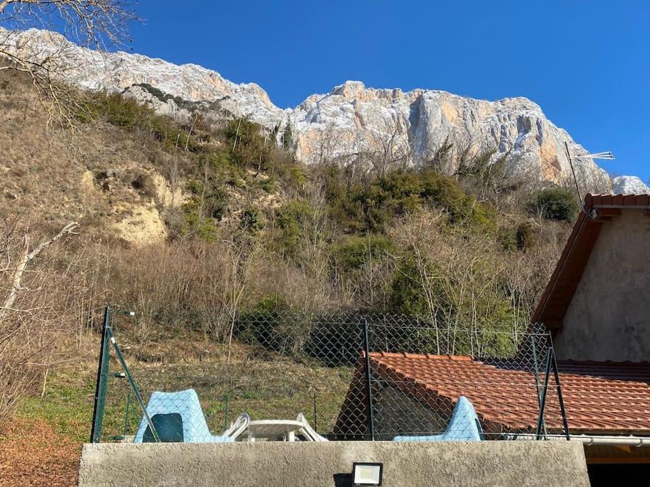 SinsatEntre La Montagne Et La Riviere公寓 外观 照片